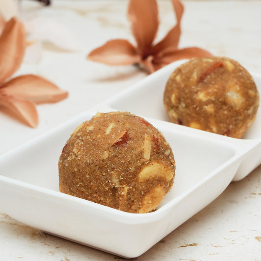 Atta Gond Laddu
